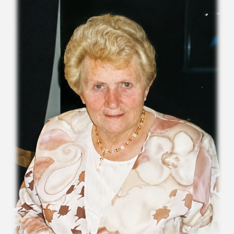 Mrs Muriel Morris