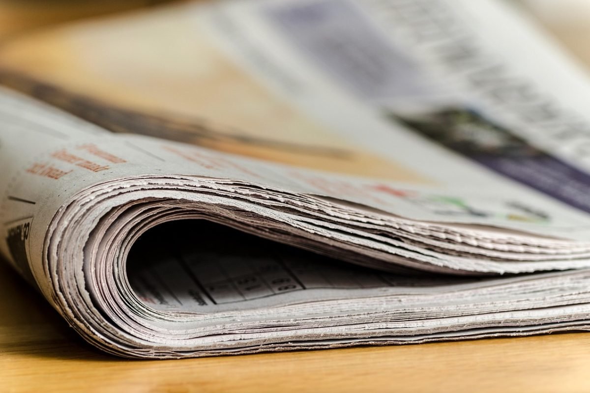 newspapers-444449_1280